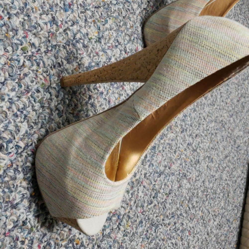 Heels - Picture 2 of 6